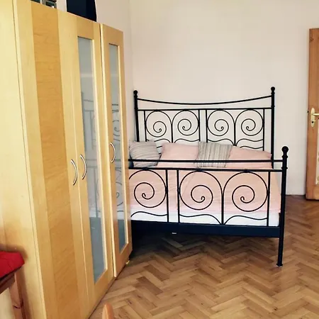 Sunny With Balcony Near Castle With Castle View Apartment *