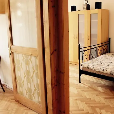 Apartment Sunny With Balcony Near Castle With Castle View