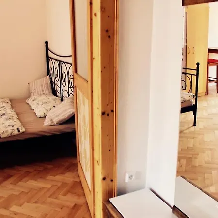 Sunny With Balcony Near Castle With Castle View Apartment Prag