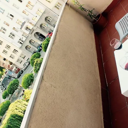 Sunny With Balcony Near Castle With Castle View * Prague