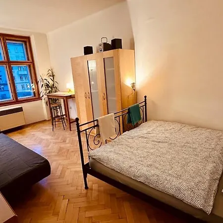 Apartment Sunny With Balcony Near Castle With Castle View Prague